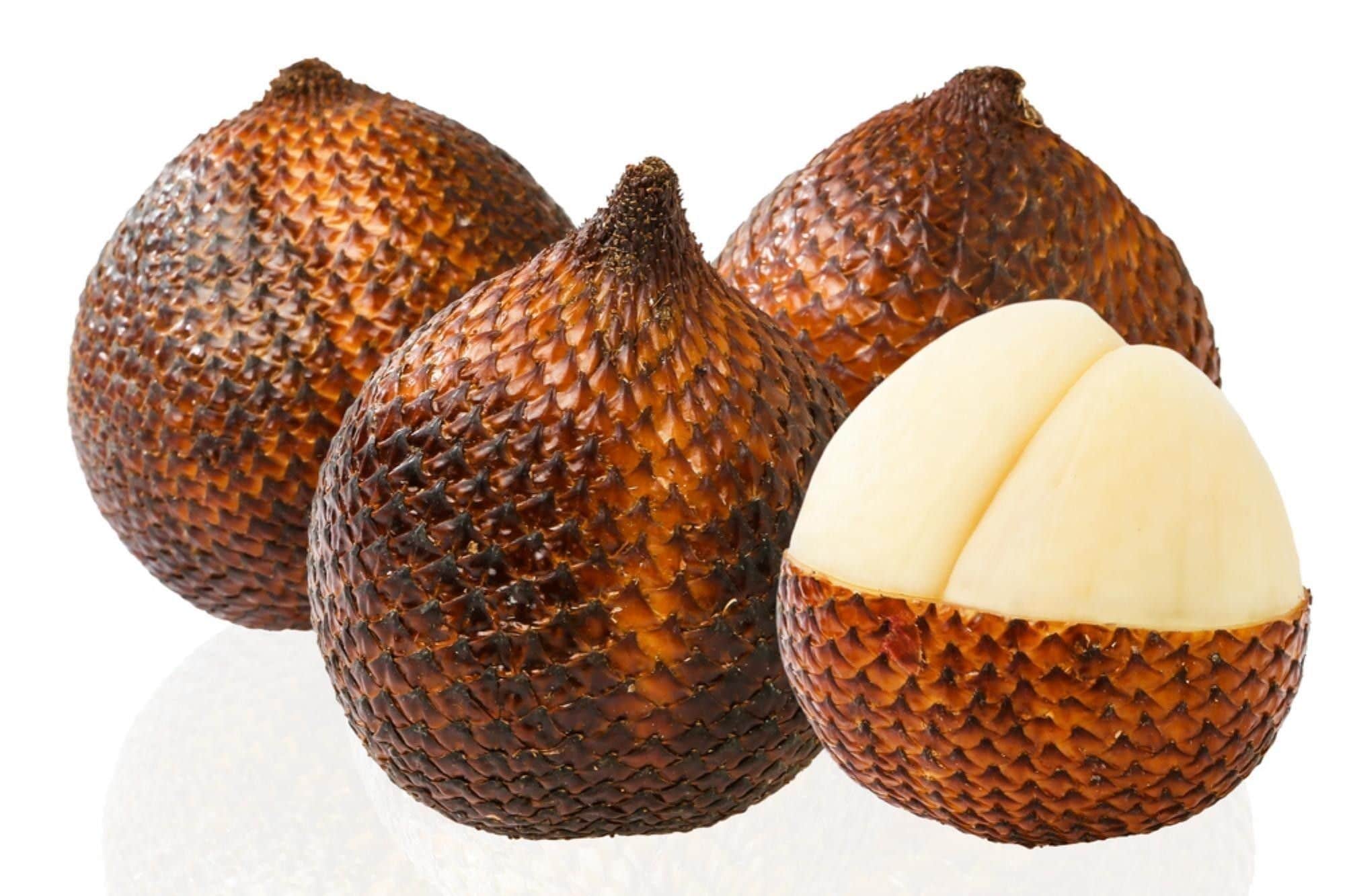 Known for its scaly skin, this fruit has a crunchy, sweet-tart flavor and is often called "snake fruit"